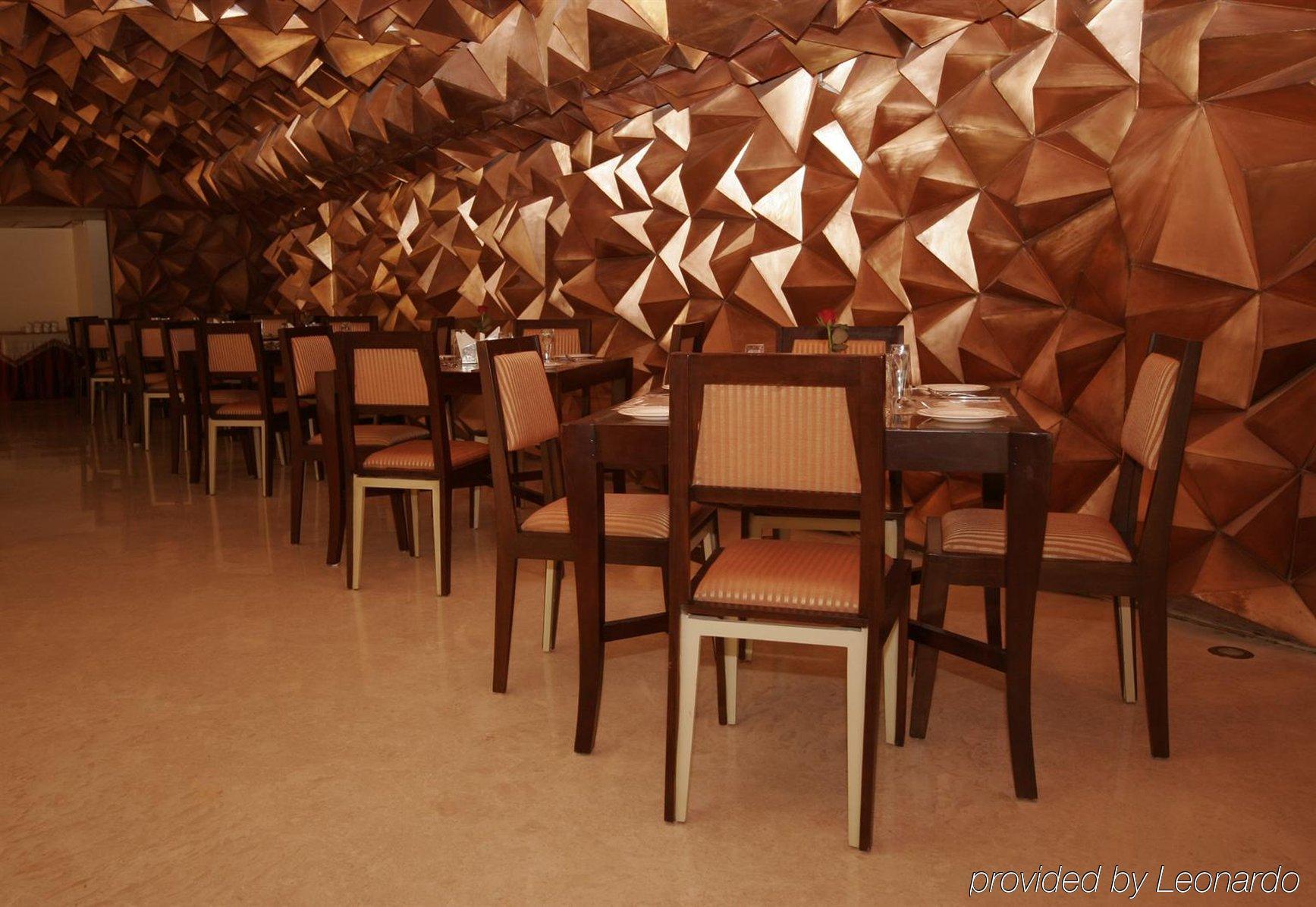 Hotel Trinity Isle Bangalore Restaurant foto